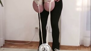 Грудаста офис мамачка прави сексуальная скрытая камера кучешки стил с шеф