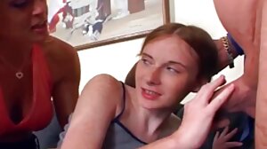 Гърдата мащеха пляска мастурбира и седи с лице на доведената си web kameri porno дъщеря