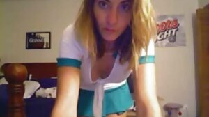 Camsoda - латиноамериканката Мери Джейн с огромни sex kameri onlain цици си играе с путка